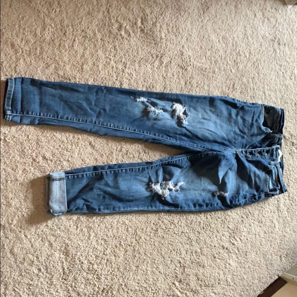 Kan Can destroyed jeans